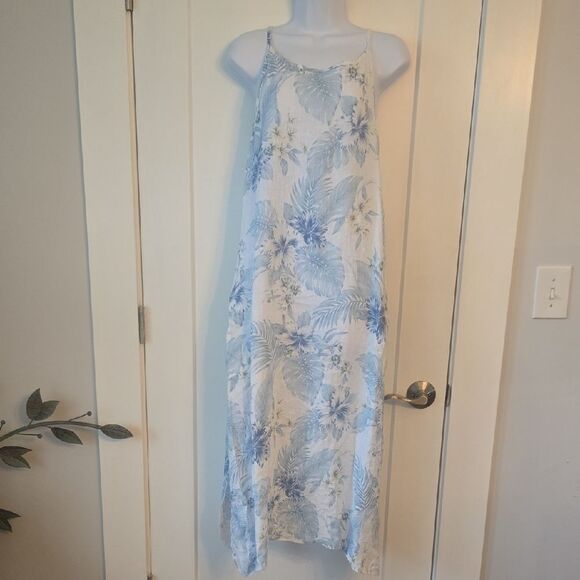 Dresses & Skirts - Tropical Floral Maxi Dress in Blue and White With Pockets